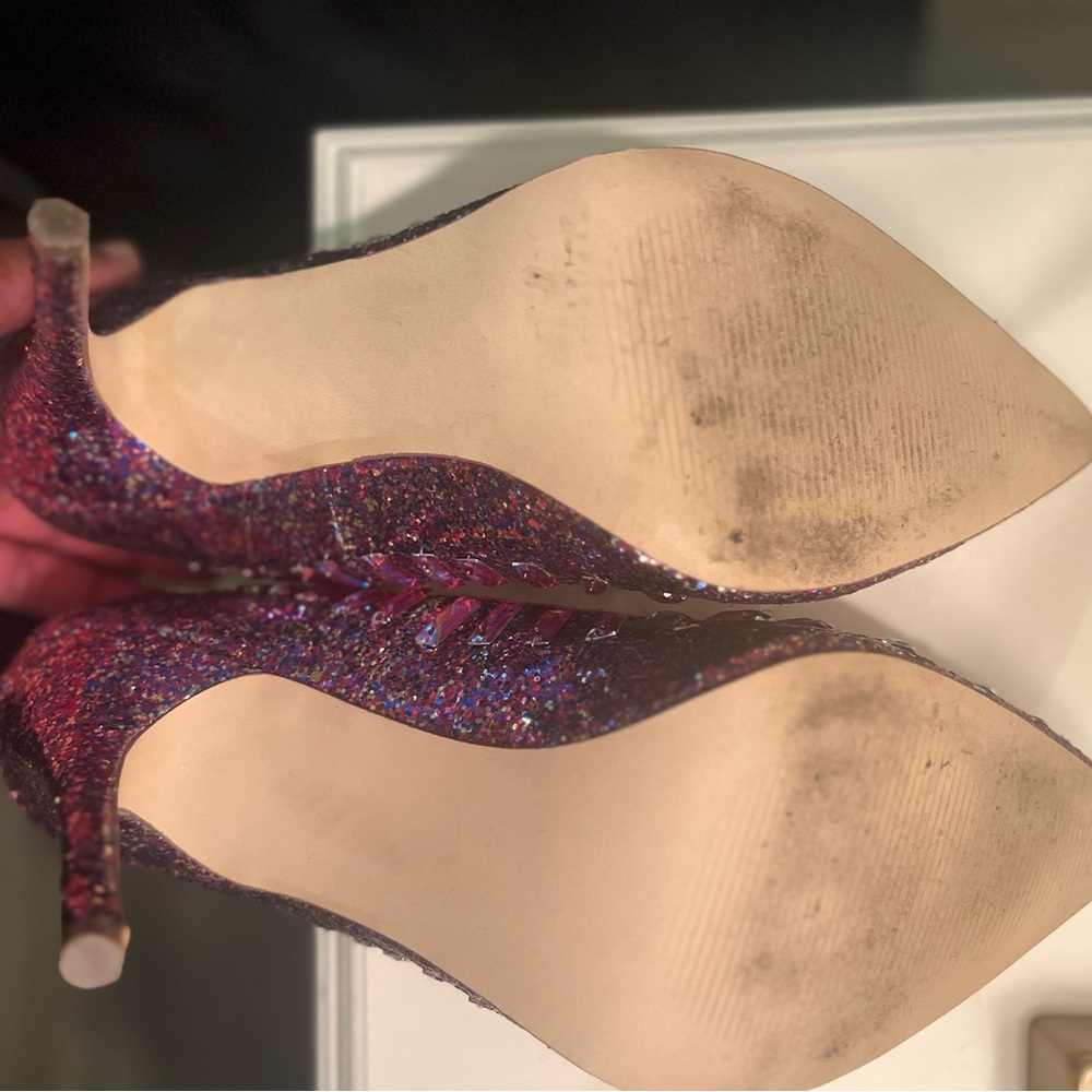 Steve Madden pump. This one is sure to turn heads! Stunning shoe! Size 10. - Picture 7 of 7